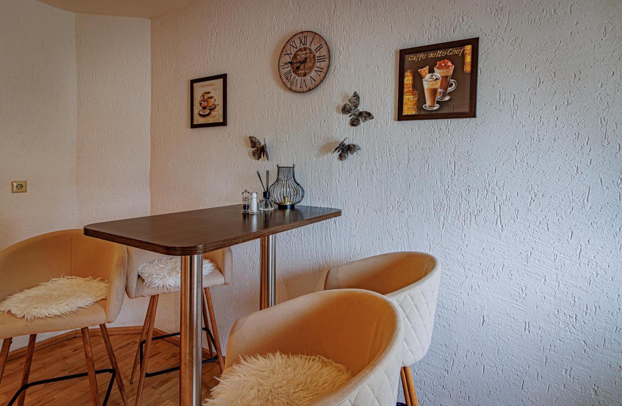Wohnen Ueber Einem Mediterranen Restaurant,Apartment 2 Oder 3 Leipzig Bagian luar foto